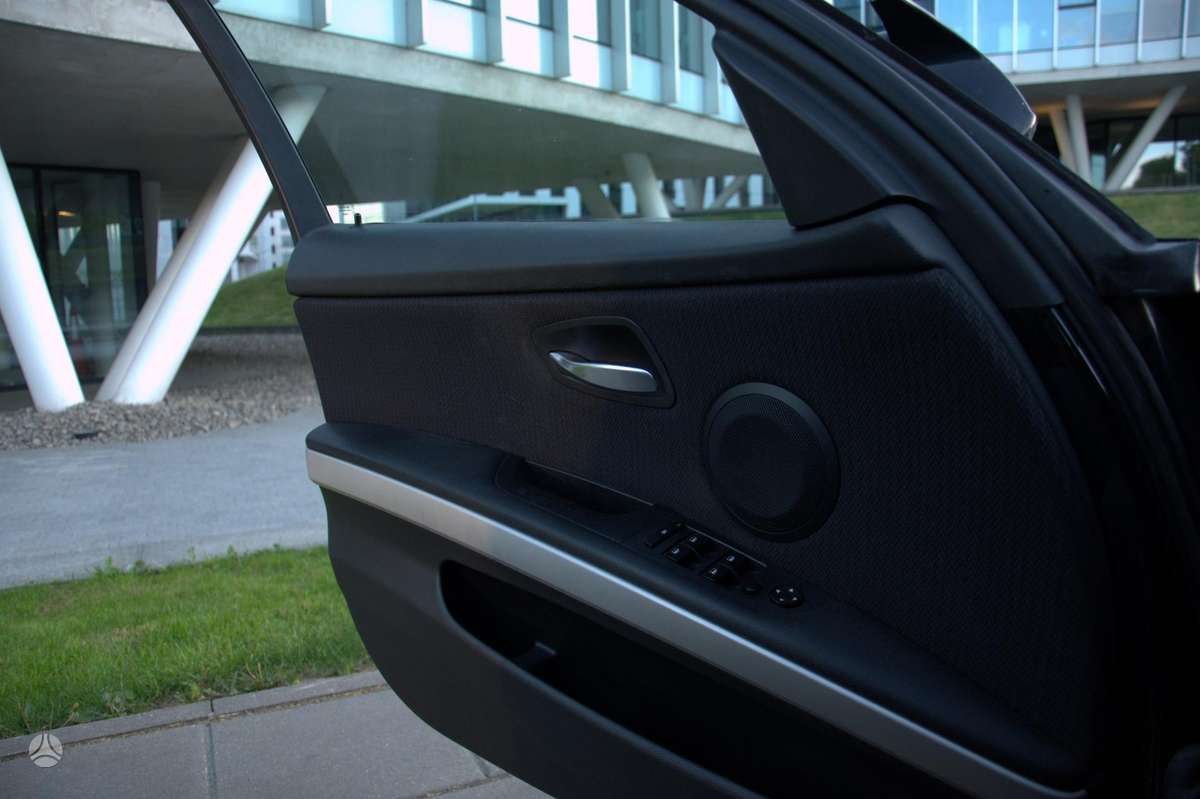 BMW 320, 2.0 l., wagon