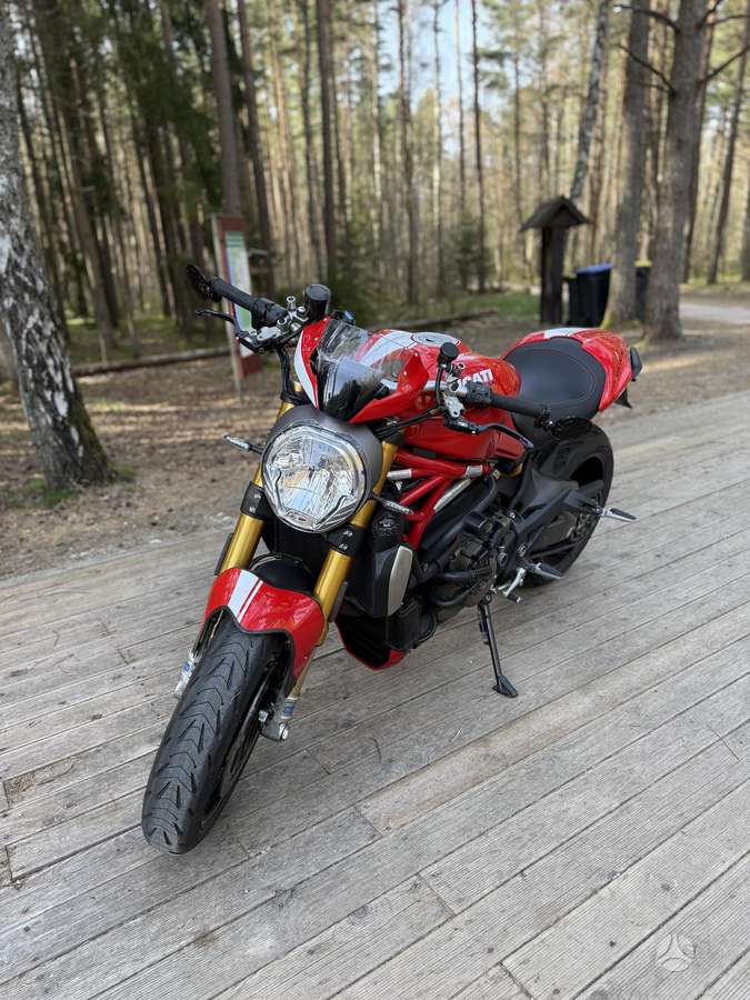 Ducati Monster 1200cc, street / classic