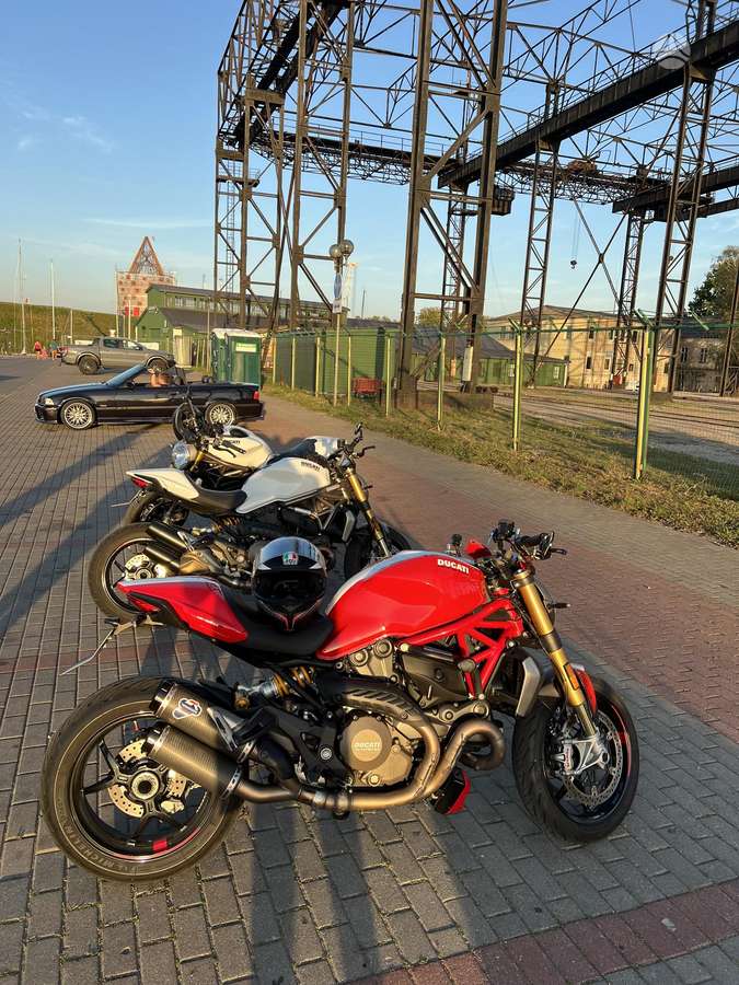 Ducati Monster 1200cc, street / classic