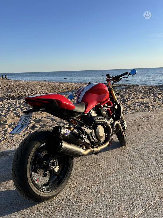 Ducati Monster 1200cc, street / classic
