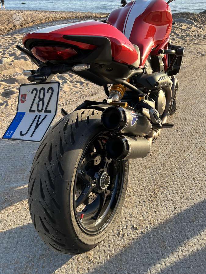 Ducati Monster 1200cc, street / classic