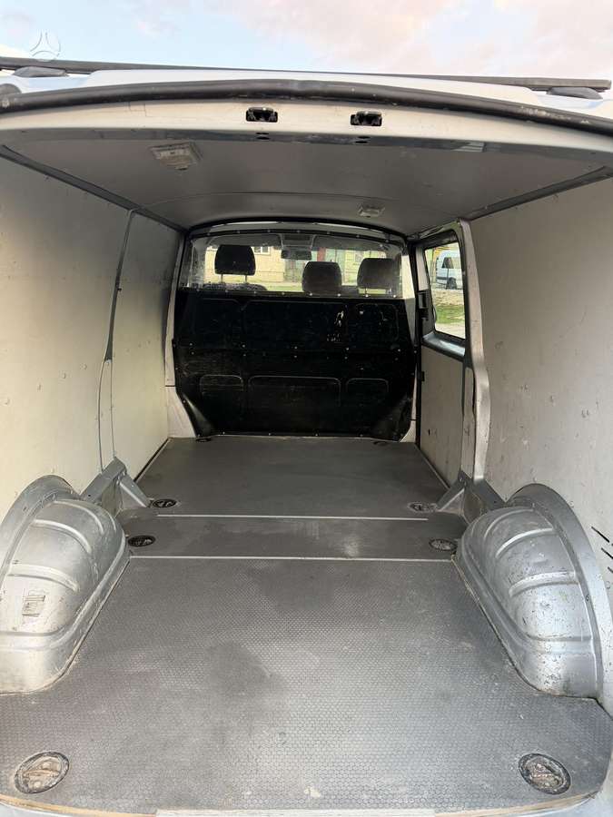 Volkswagen Transporter - 9
