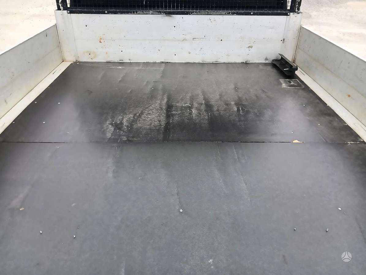 Volkswagen Transporter - 2