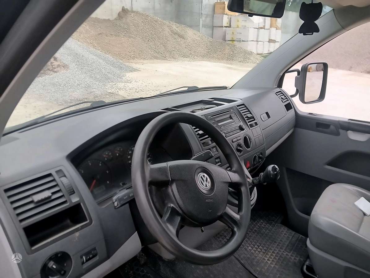 Volkswagen Transporter - 9