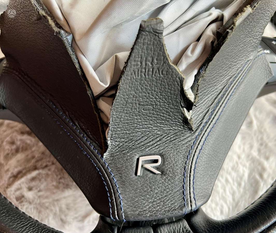 Volvo V70 variklio detalės