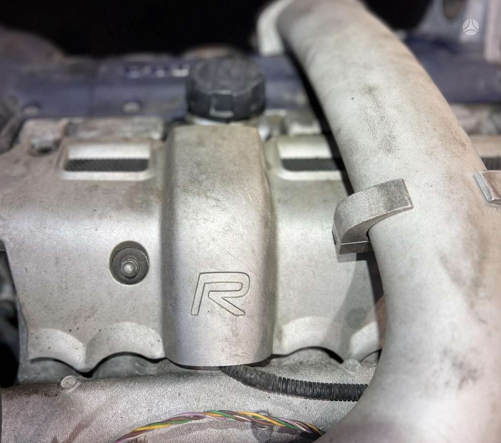 Volvo V70 variklio detalės