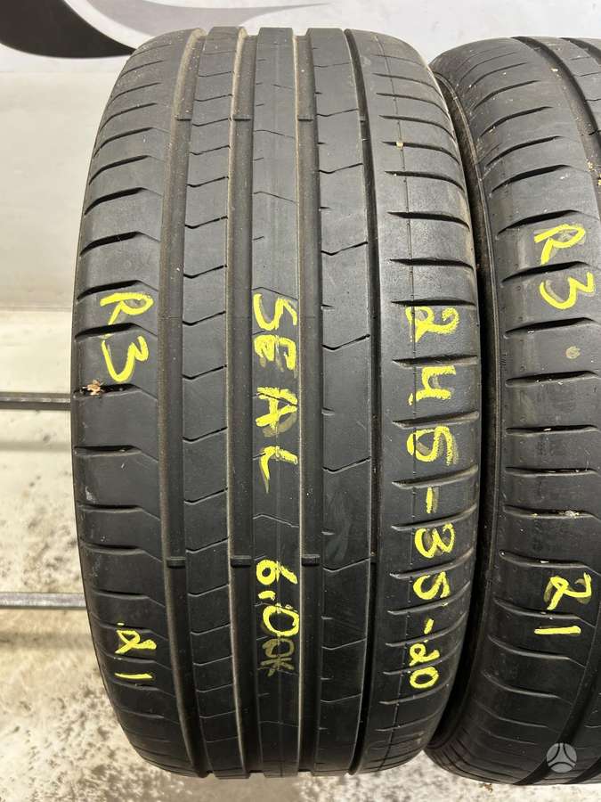 Pirelli P Zero PZ4, летние 245/35 R20