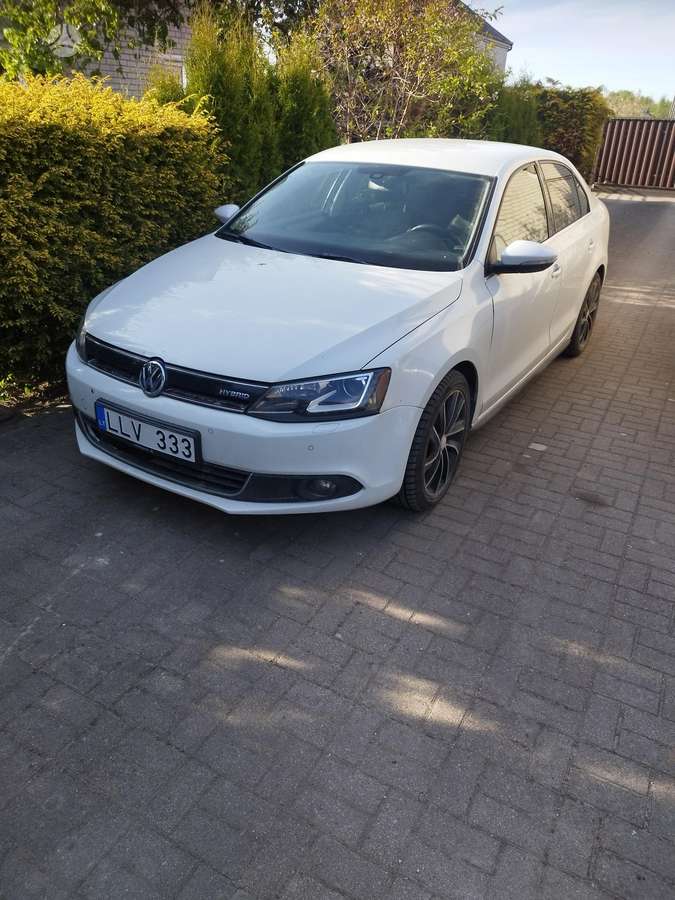 Volkswagen Jetta - 2