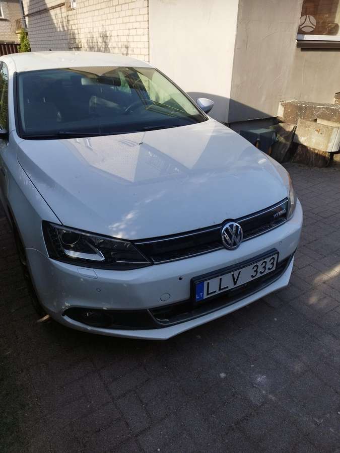 Volkswagen Jetta - 4