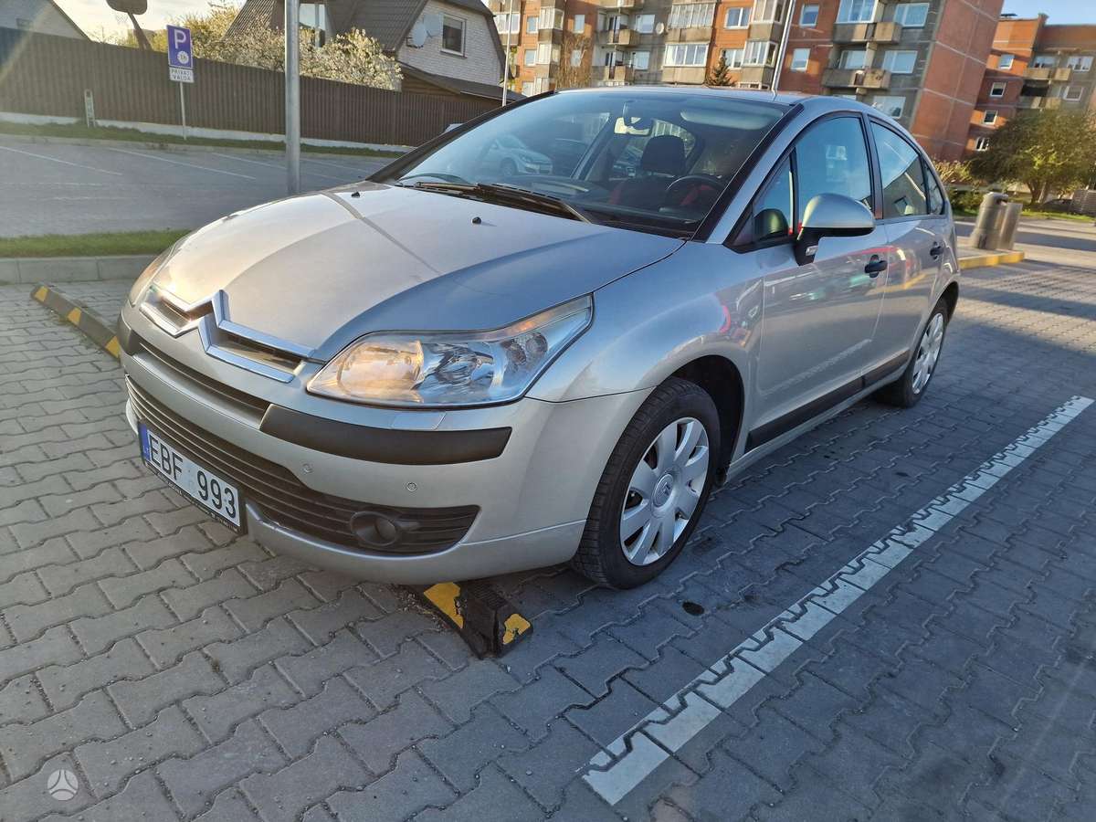 Citroen C4, 1.6 l., hatchback