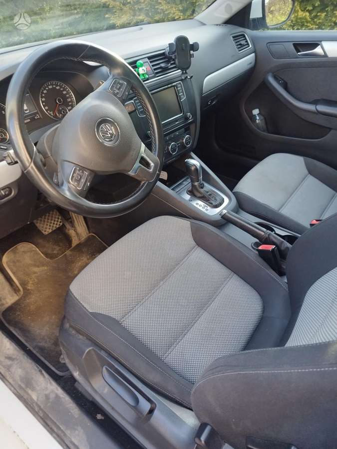 Volkswagen Jetta - 7