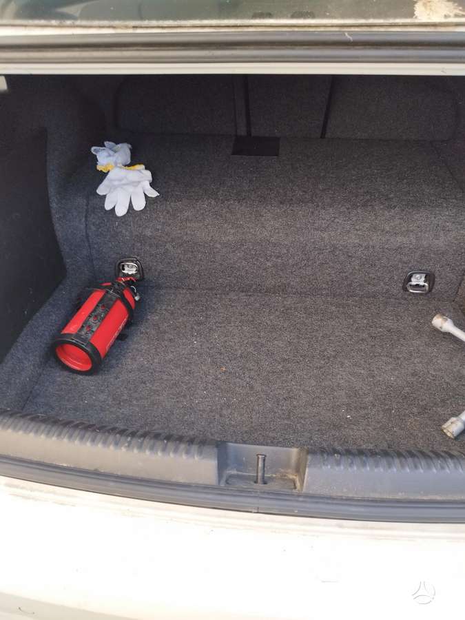Volkswagen Jetta - 10
