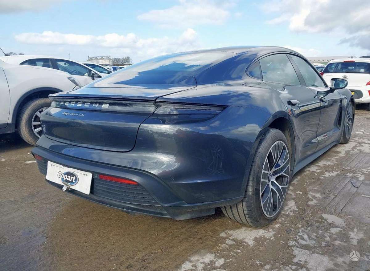 Porsche Taycan
