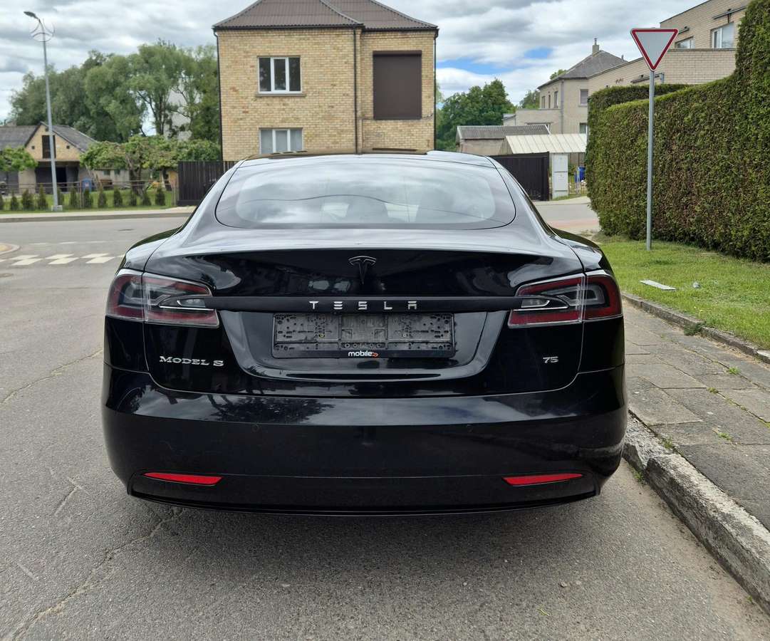 Tesla Model S, 75 кВт·ч, Седан