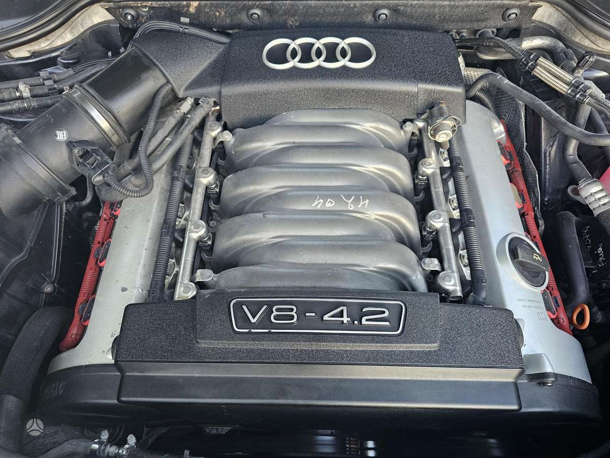Audi A8, 4.2 l., saloon / sedan