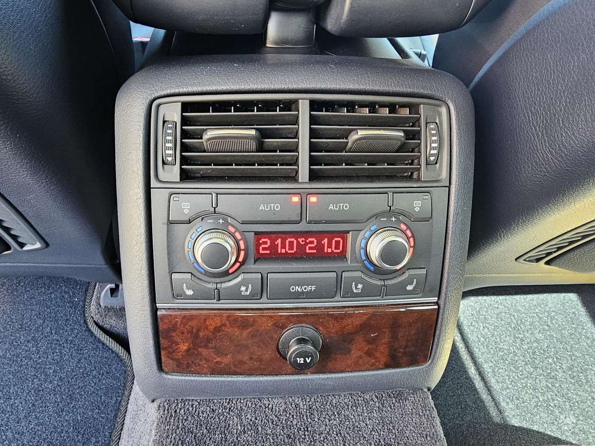 Audi A8, 4.2 l., Седан