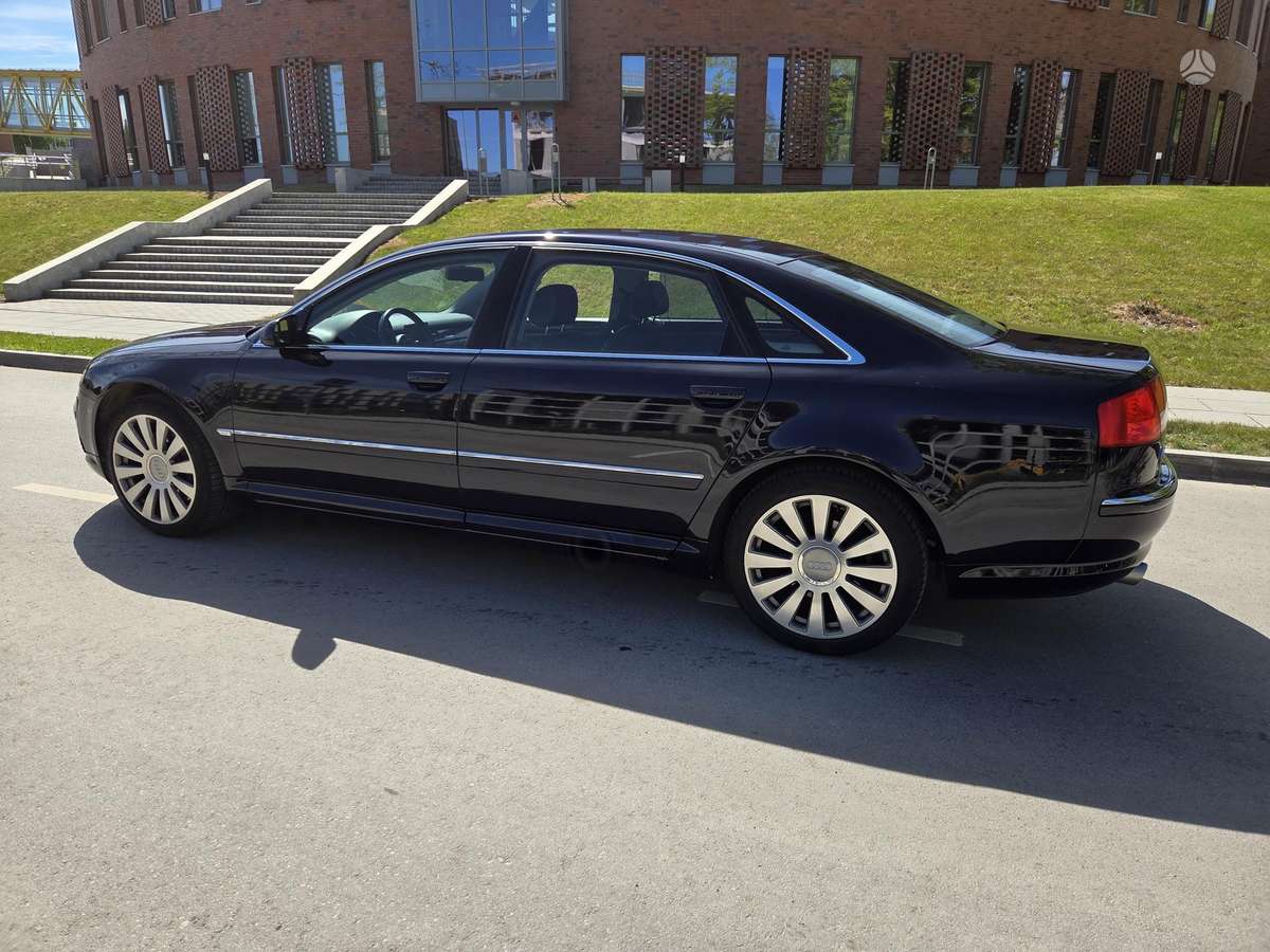 Audi A8, 4.2 l., saloon / sedan