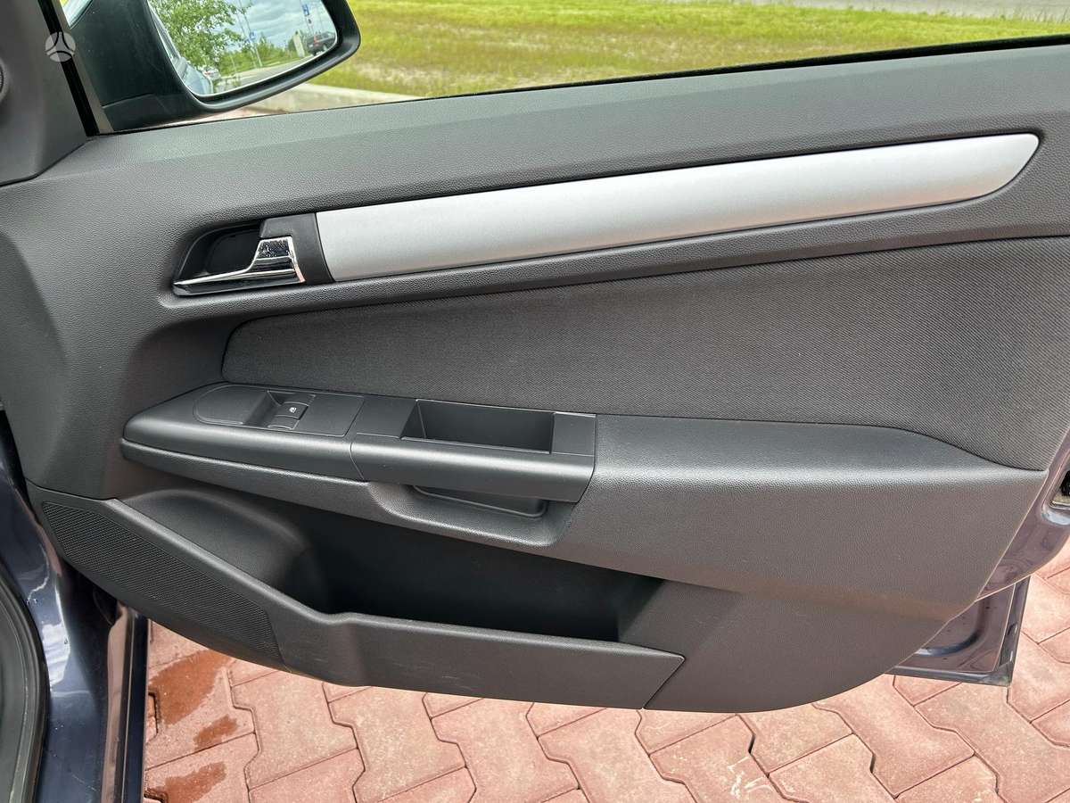Opel Astra, 1.3 l., Хэтчбек