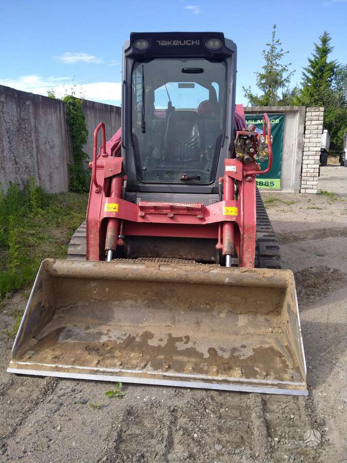 Takeuchi TL10V2, мини-погрузчики