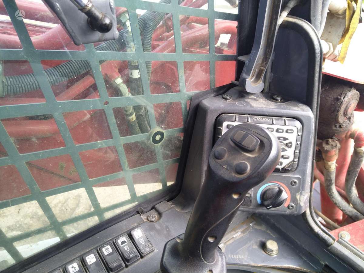 Takeuchi TL10V2, mini krautuvai