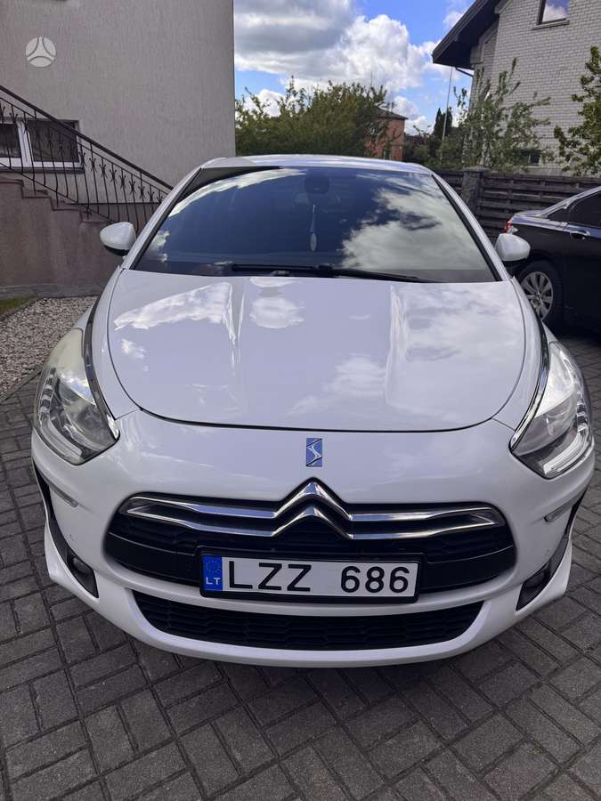 Citroen DS5, 1.6 l., hatchback