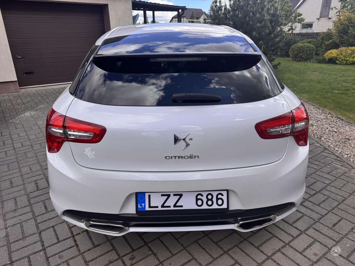 Citroen DS5, 1.6 l., hatchback