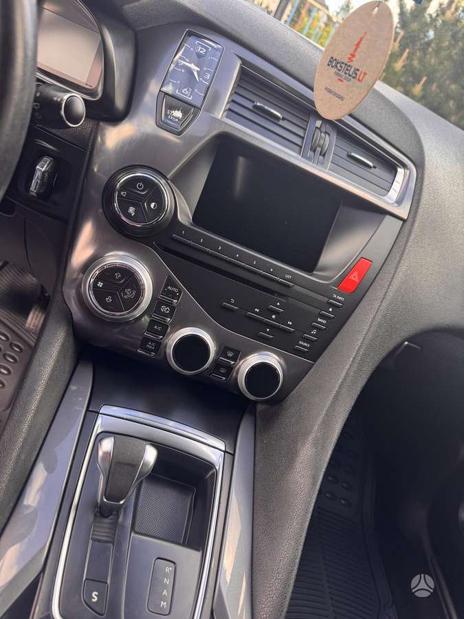 Citroen DS5, 1.6 l., hatchback