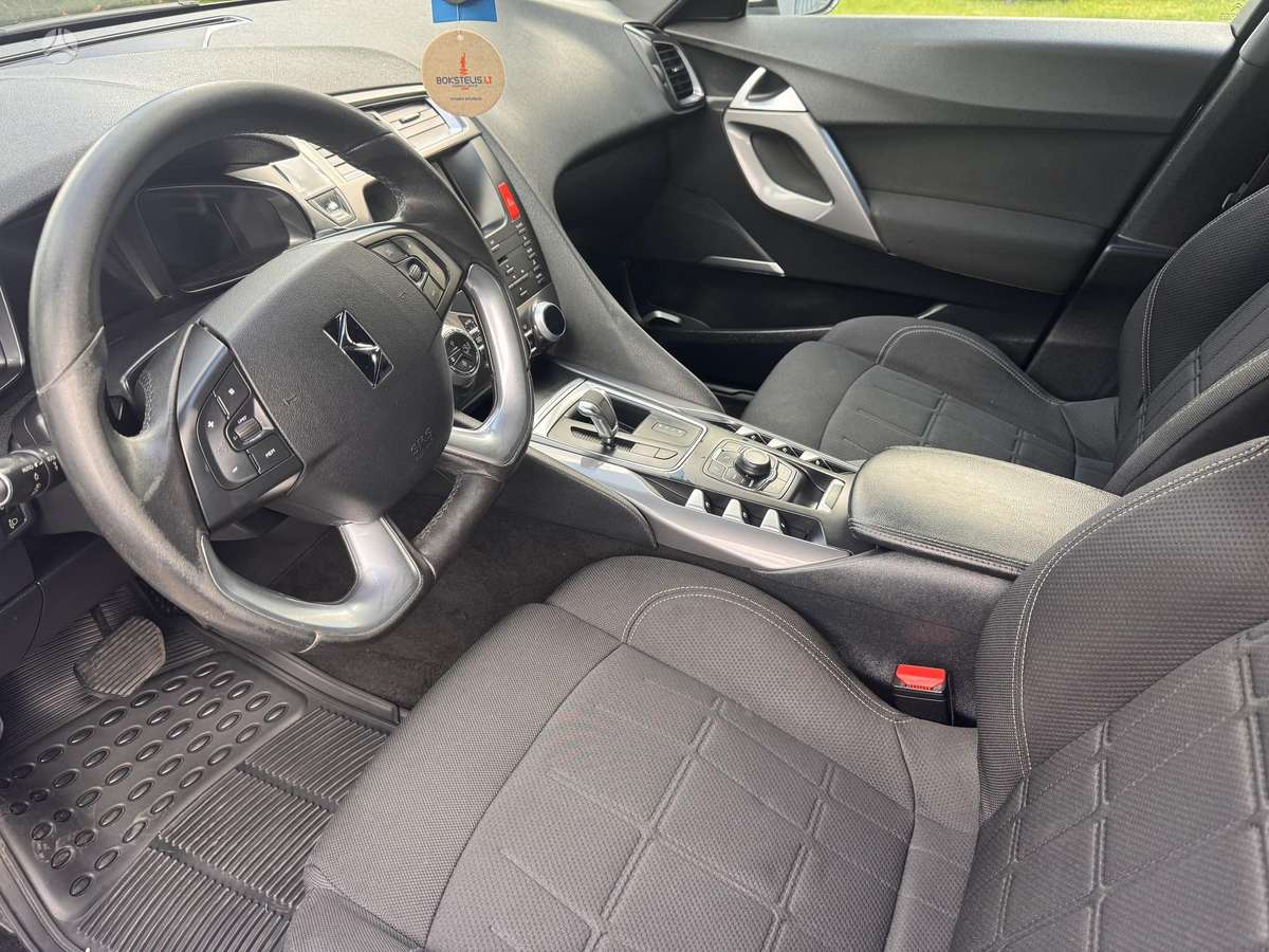 Citroen DS5, 1.6 l., hatchback