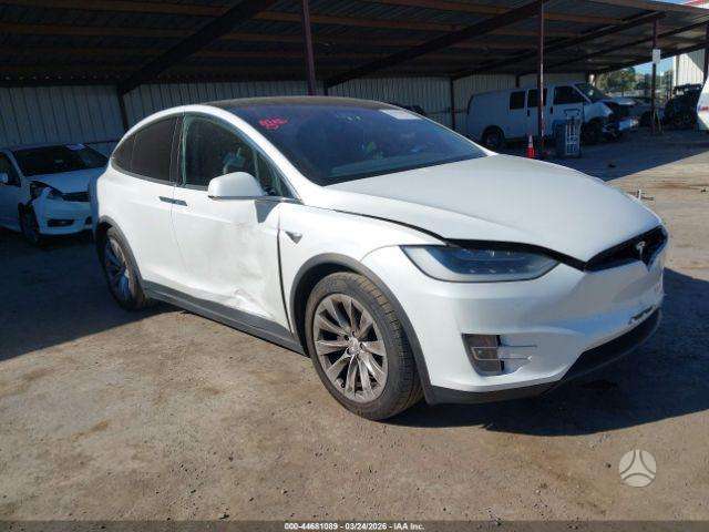 Tesla Model X, Внедорожник / Кроссовер
