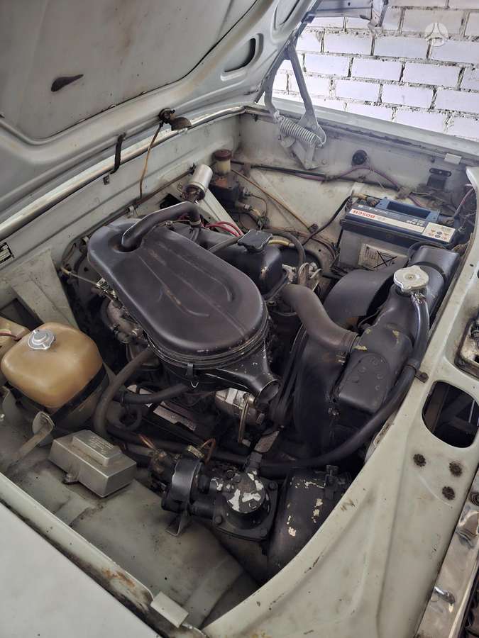 GAZ 24, 2.5 l., Седан