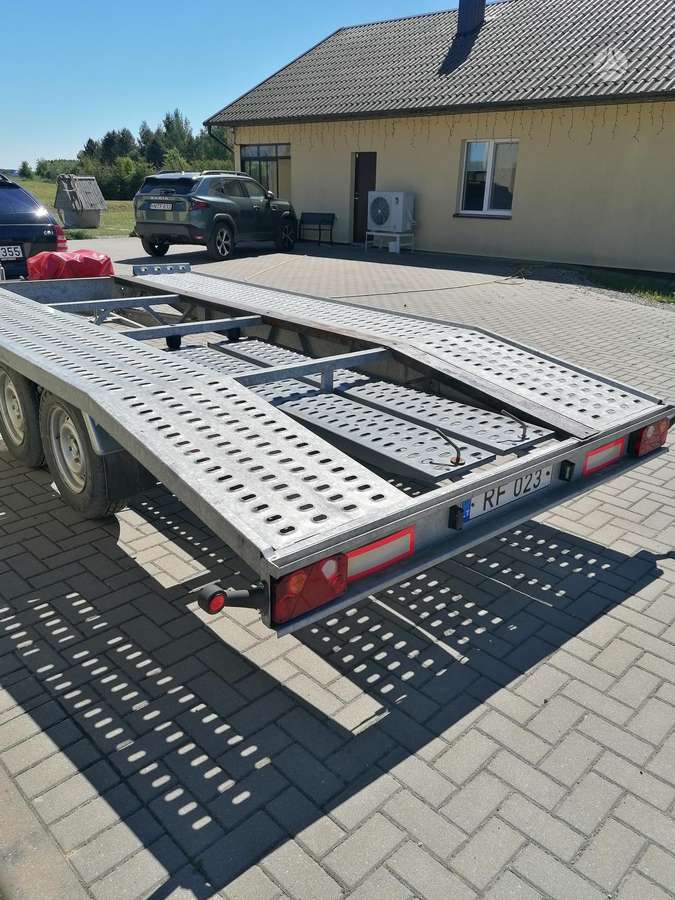 Niewiadow, auto transporter