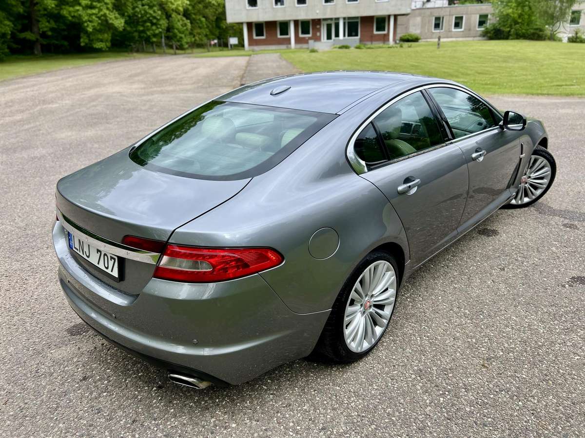 Jaguar XF, 3.0 l., Седан