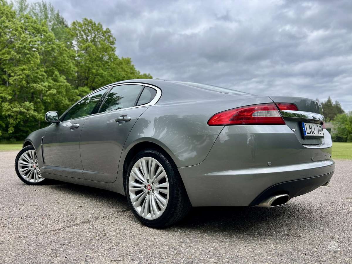 Jaguar XF, 3.0 l., Седан