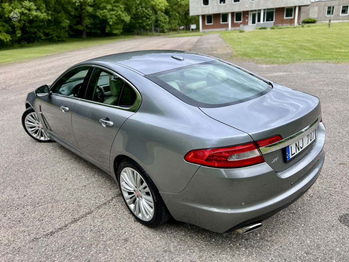 Jaguar XF, 3.0 l., Седан