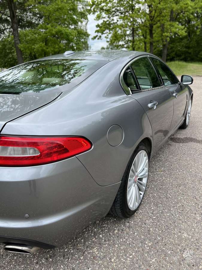 Jaguar XF, 3.0 l., Седан