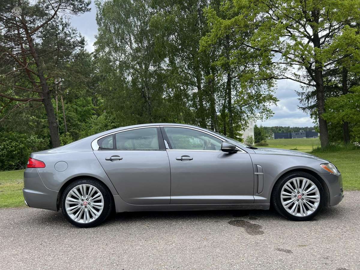 Jaguar XF, 3.0 l., Седан
