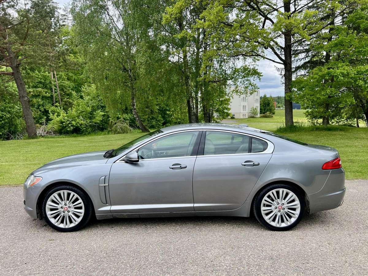 Jaguar XF, 3.0 l., Седан