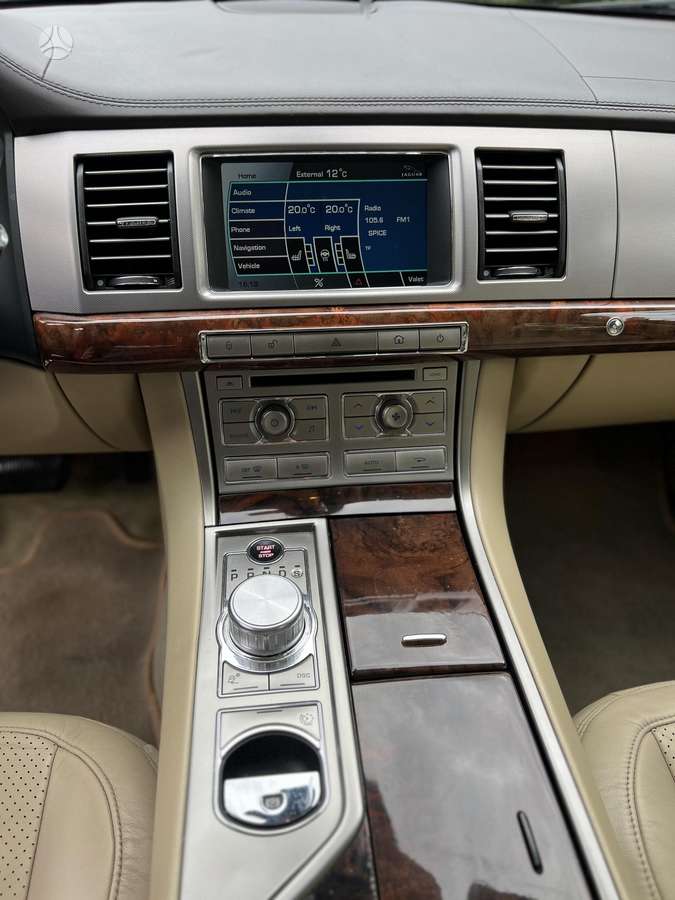 Jaguar XF, 3.0 l., Седан