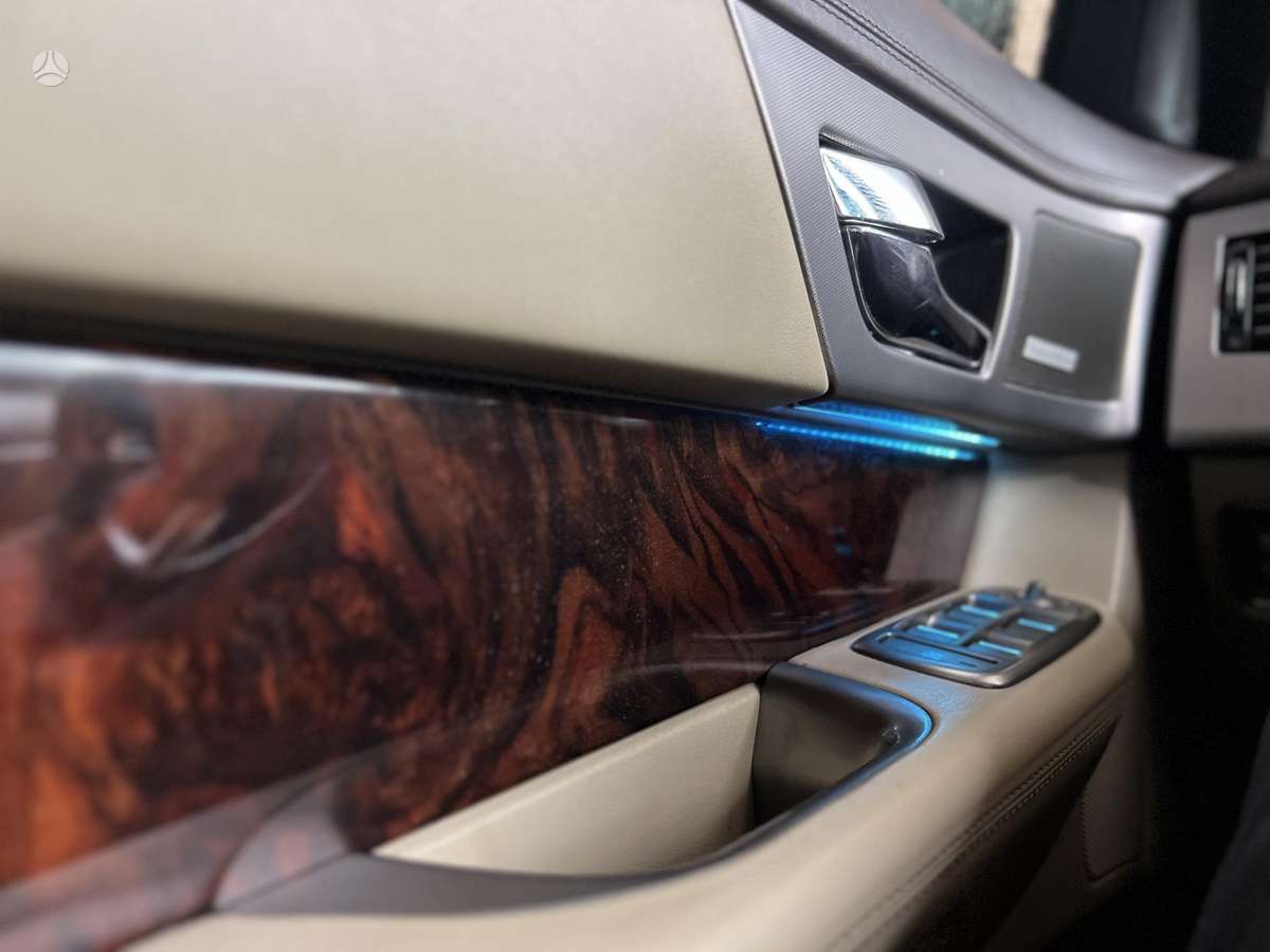 Jaguar XF, 3.0 l., Седан