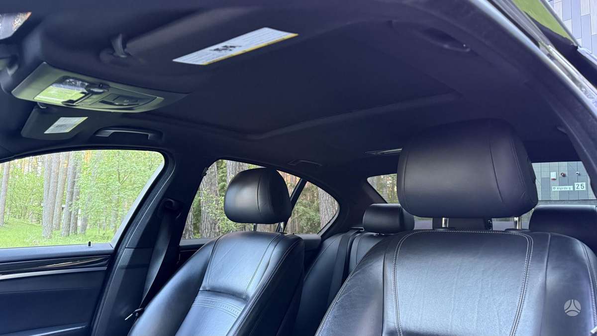 BMW 528, 2.0 l., Седан