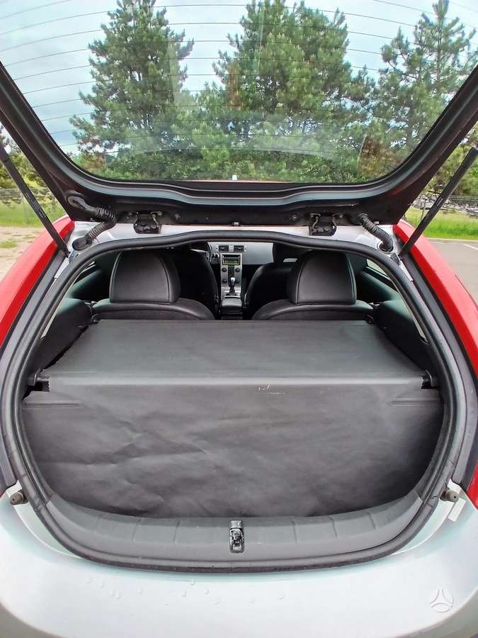 Volvo C30, 2.0 l., hatchback