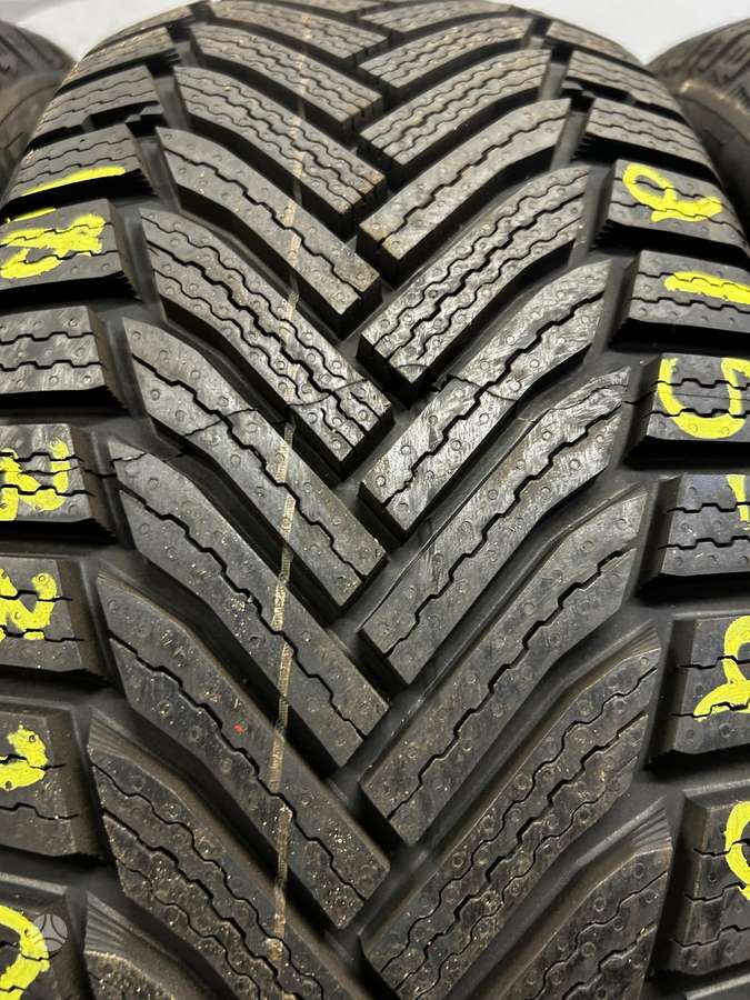 Michelin Alpin 6, winter 215/40 R17