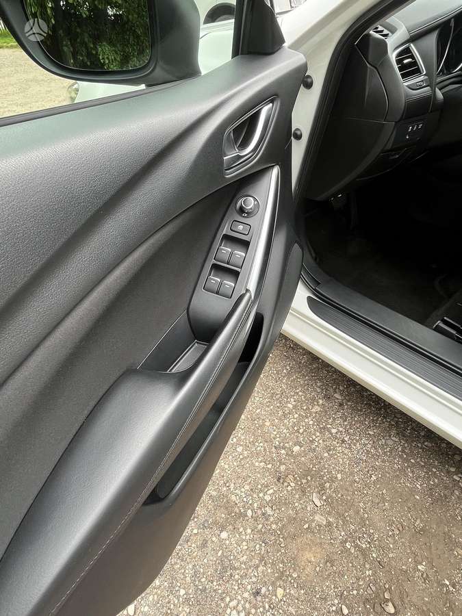 Mazda 6, 2.0 l., Седан