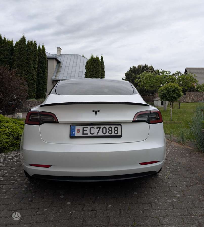 Tesla Model 3 - 3