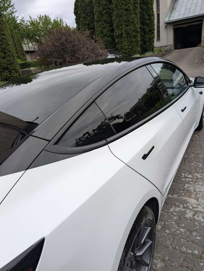 Tesla Model 3 - 5