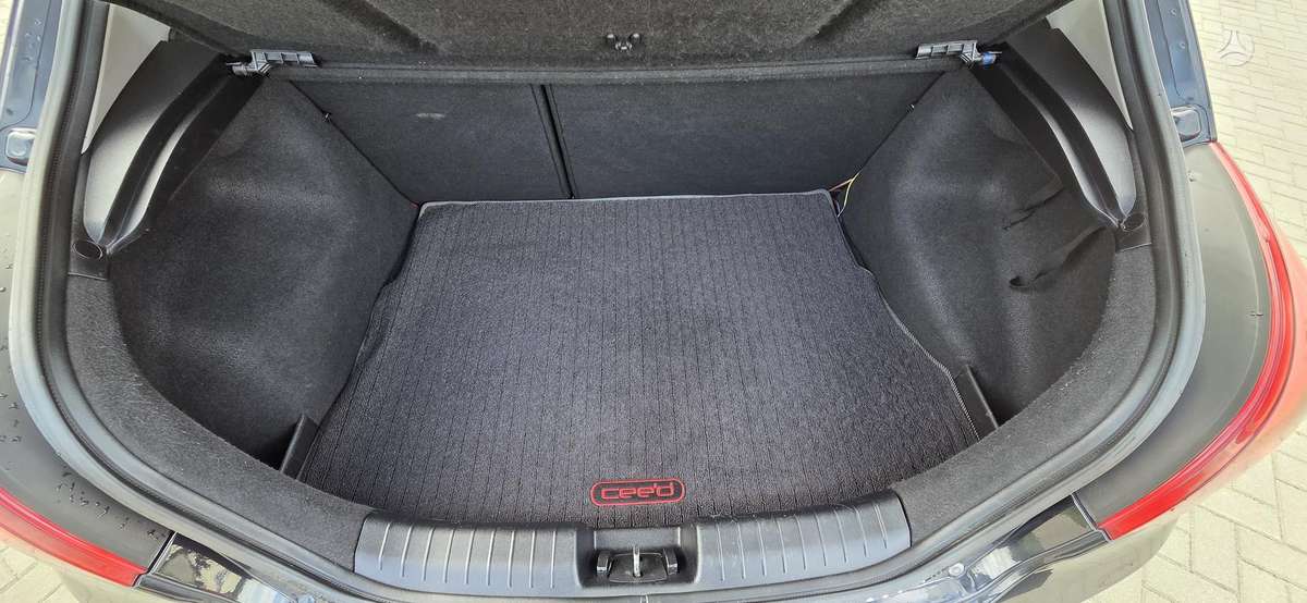 Kia Ceed, 1.6 l., hatchback