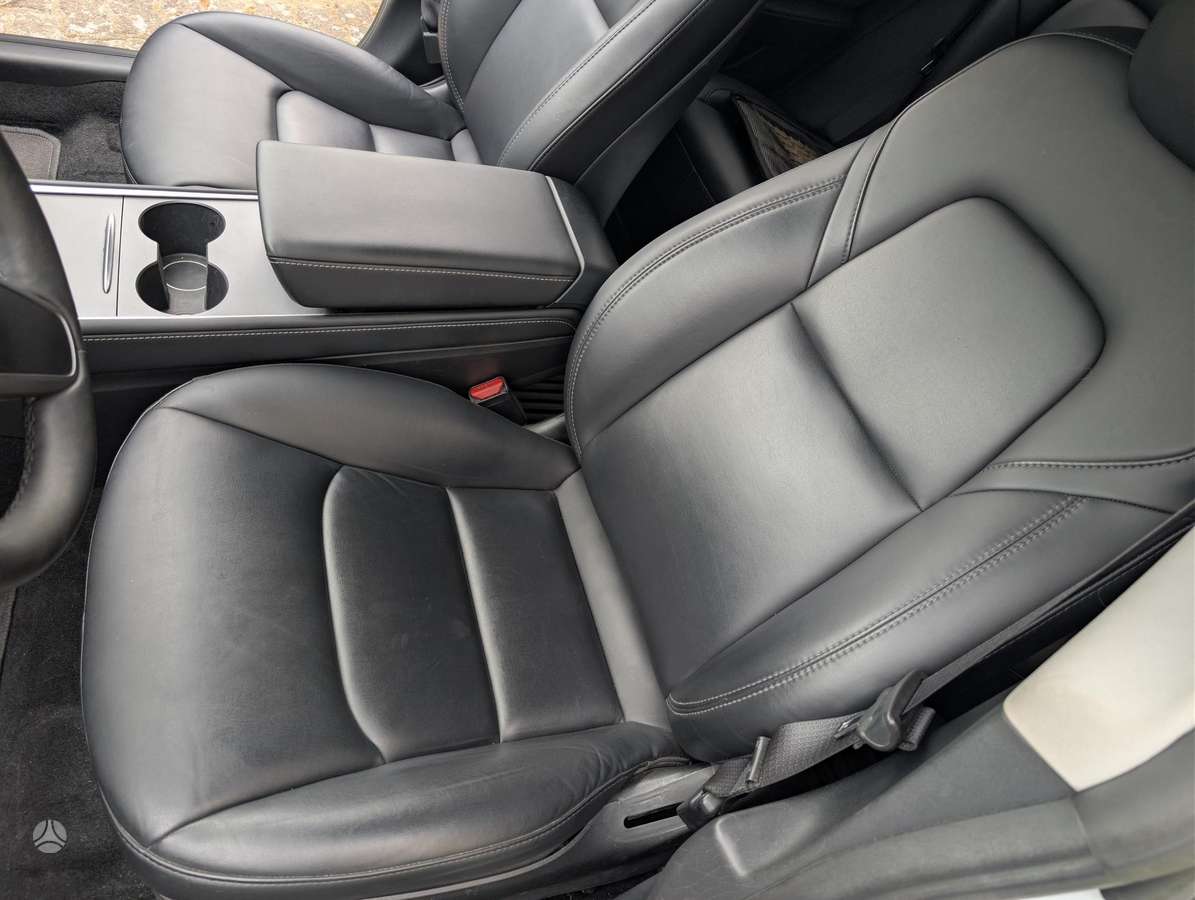 Tesla Model 3 - 7