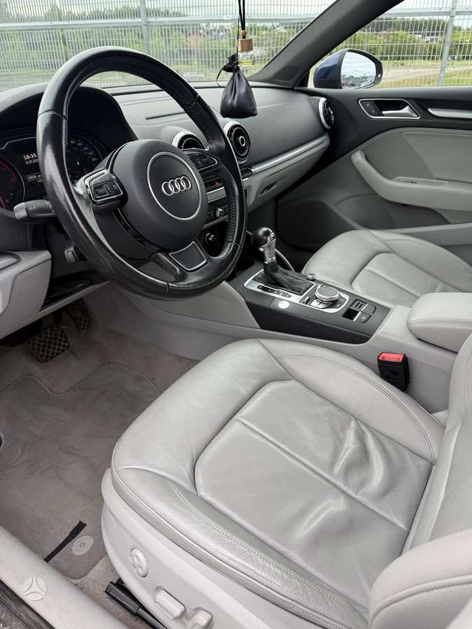 Audi A3, 1.8 l., Седан