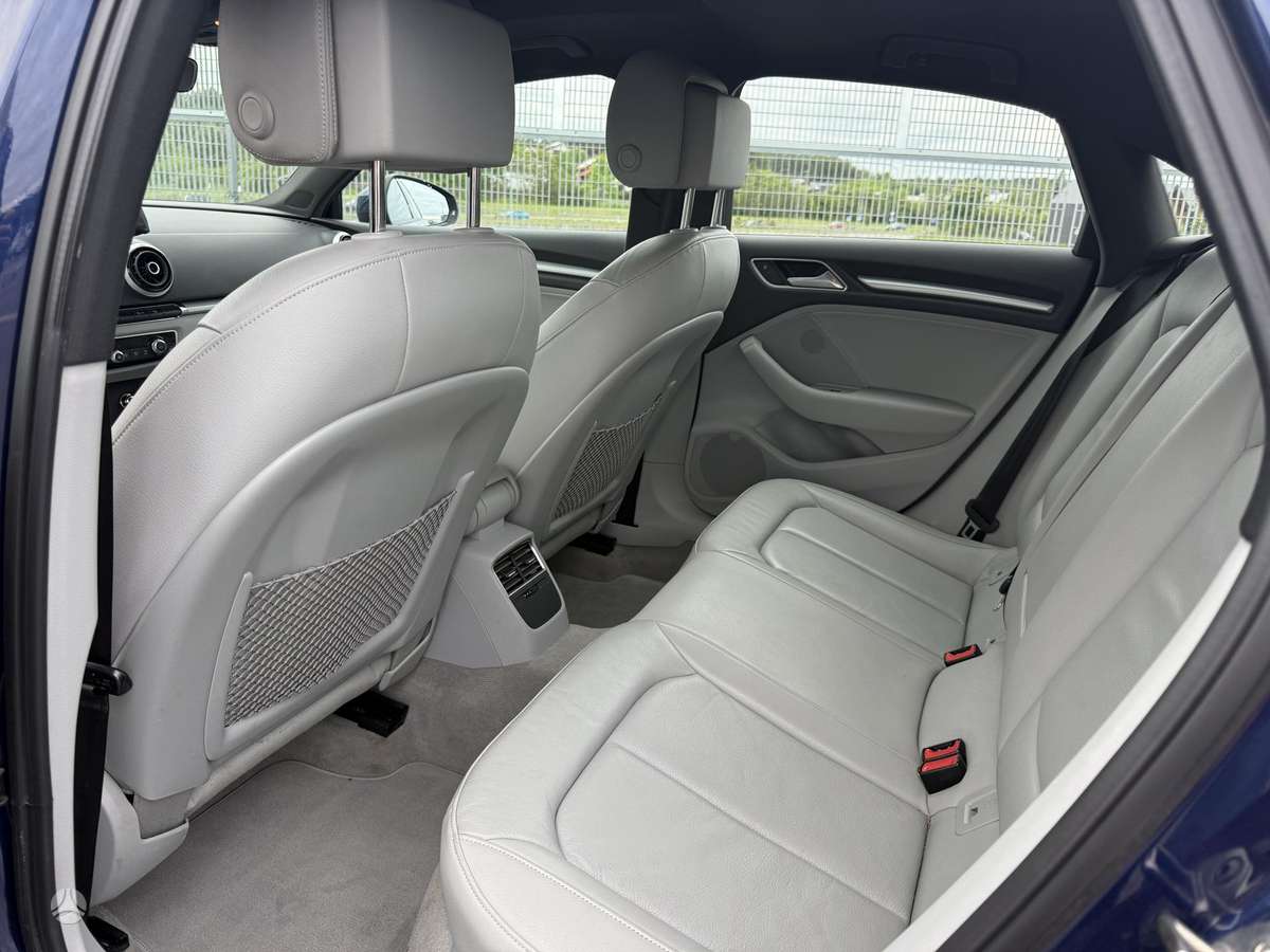 Audi A3, 1.8 l., Седан