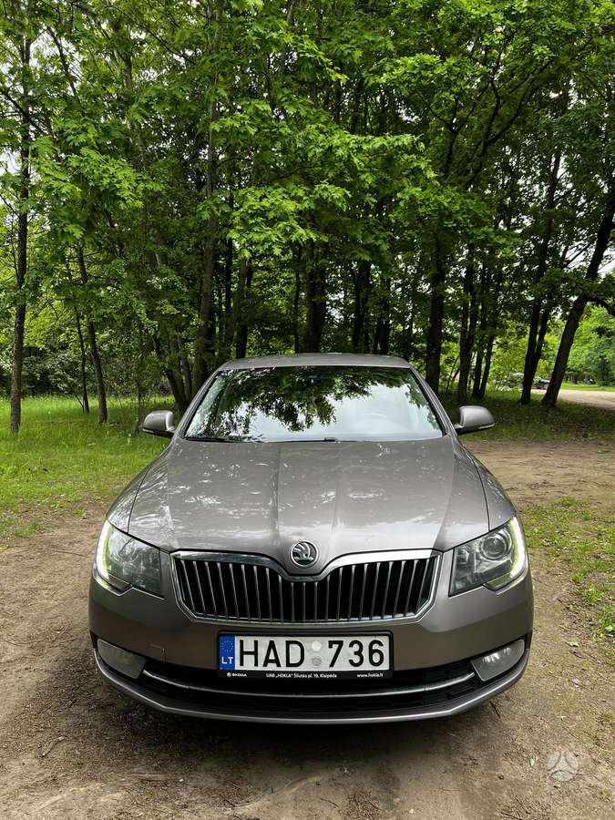 Skoda Superb, 2.0 l., Седан
